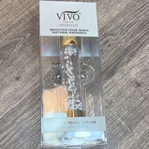 Vivo Per Lei White Pearl Instant Glow Serum with Pearl Gold Extracts